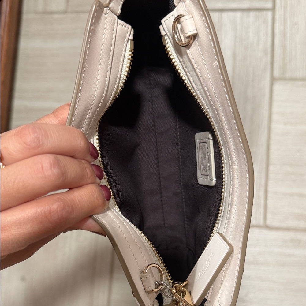 Coach Swagger wristlet/small crossbody bag (ivory/cream) - Picture 7 of 11